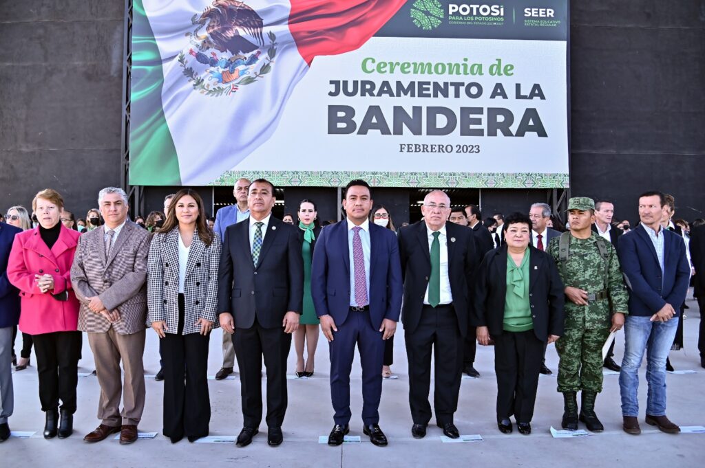 ENCABEZA SGG JURAMENTO DE BANDERA DE LAS Y LOS ALUMNOS DE TERCER GRADO DEL SEER