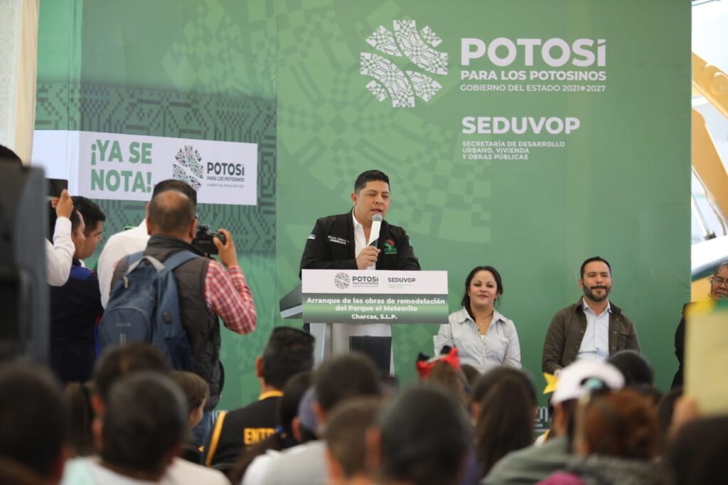 RICARDO GALLARDO ARRANCA REHABILITACIÓN DEL PARQUE EL METEORITO, EN CHARCAS