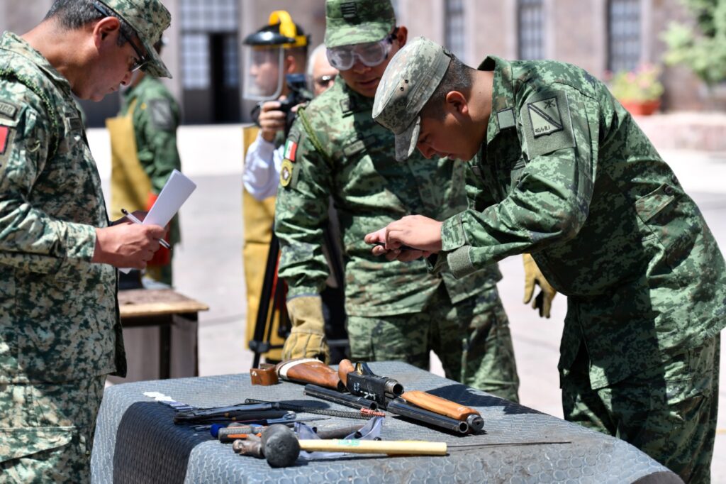 DESTRUYE SEDENA CASI MEDIO MILLAR DE ARMAS DE FUEGO