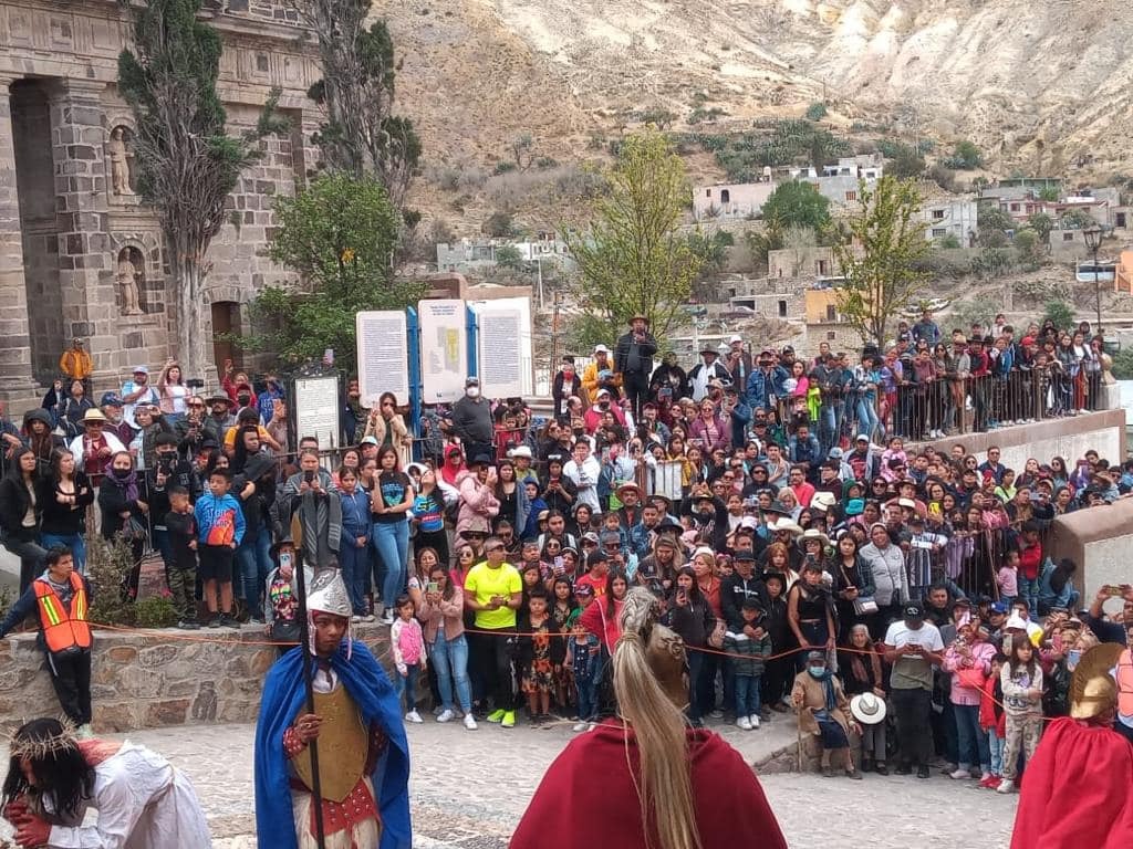 TURISTAS “ABARROTAN” PARAJES TURÍSTICOS EN TODO EL ESTADO