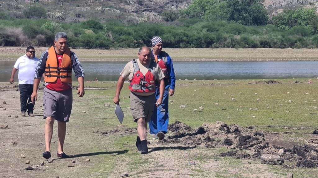 ELEMENTOS DE RESCATE, RECUPERAN CUERPO SIN VIDA EN PRESA DE SANTA MARÍA DEL RÍO