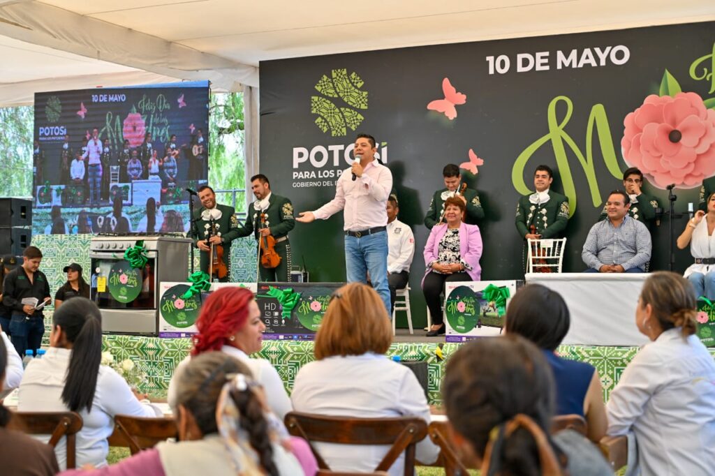 DE LA MANO DE LAS MADRES POTOSINAS, SAN LUIS POTOSÍ AVANZA: RICARDO GALLARDO