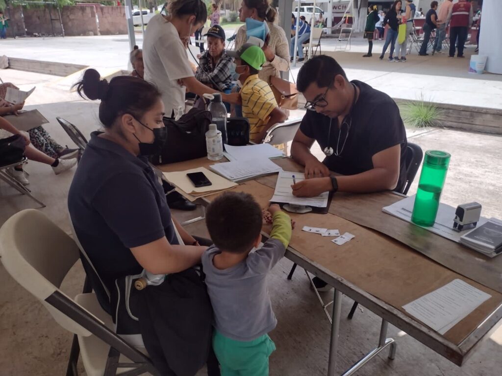 ENTREGA SALUD CERTIFICADOS A PERSONAS CON DISCAPACIDAD