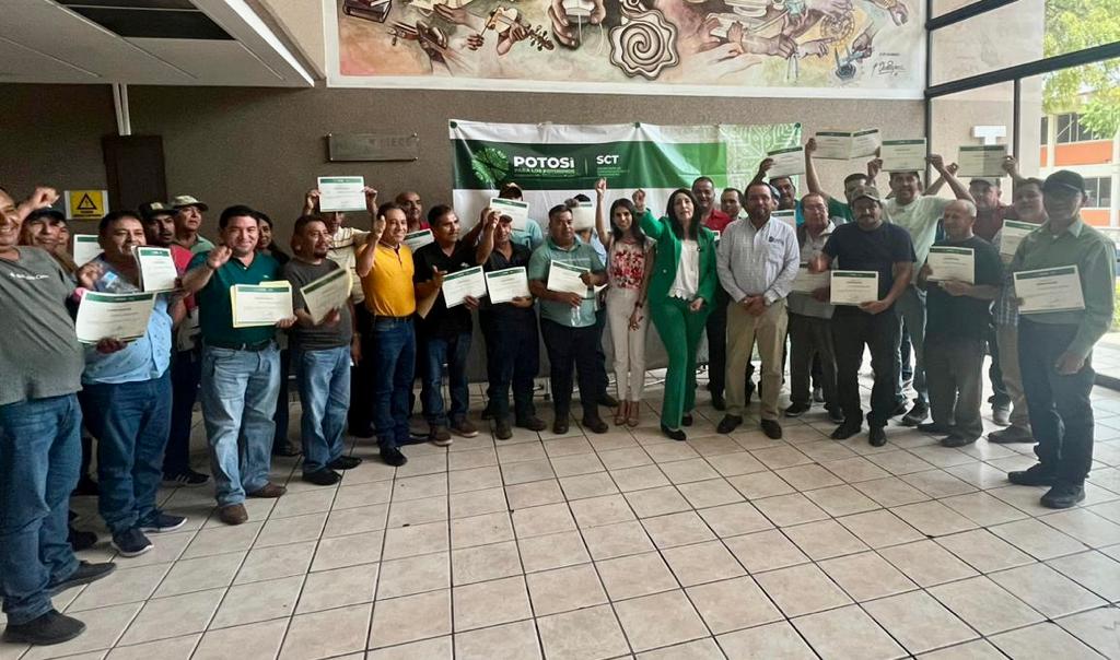 CON CAPACITACIÓN, ESTADO BRINDA APOYO AL SERVICIO DE TRANSPORTE EN VALLES