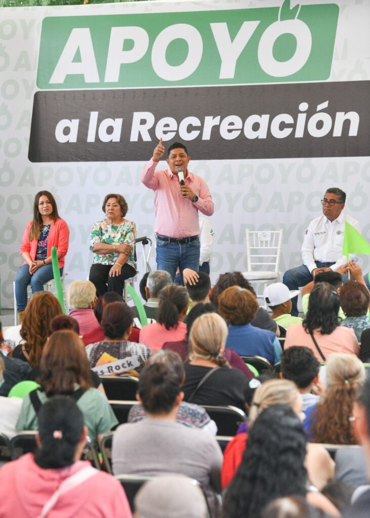 RICARDO GALLARDO ENTREGARÁ ESTE MIÉRCOLES 33 AMBULANCIAS