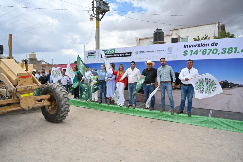 RICARDO GALLARDO LLEVA BECAS ALIMENTARIAS Y MÁS OBRAS A VILLA DE ARRIAGA