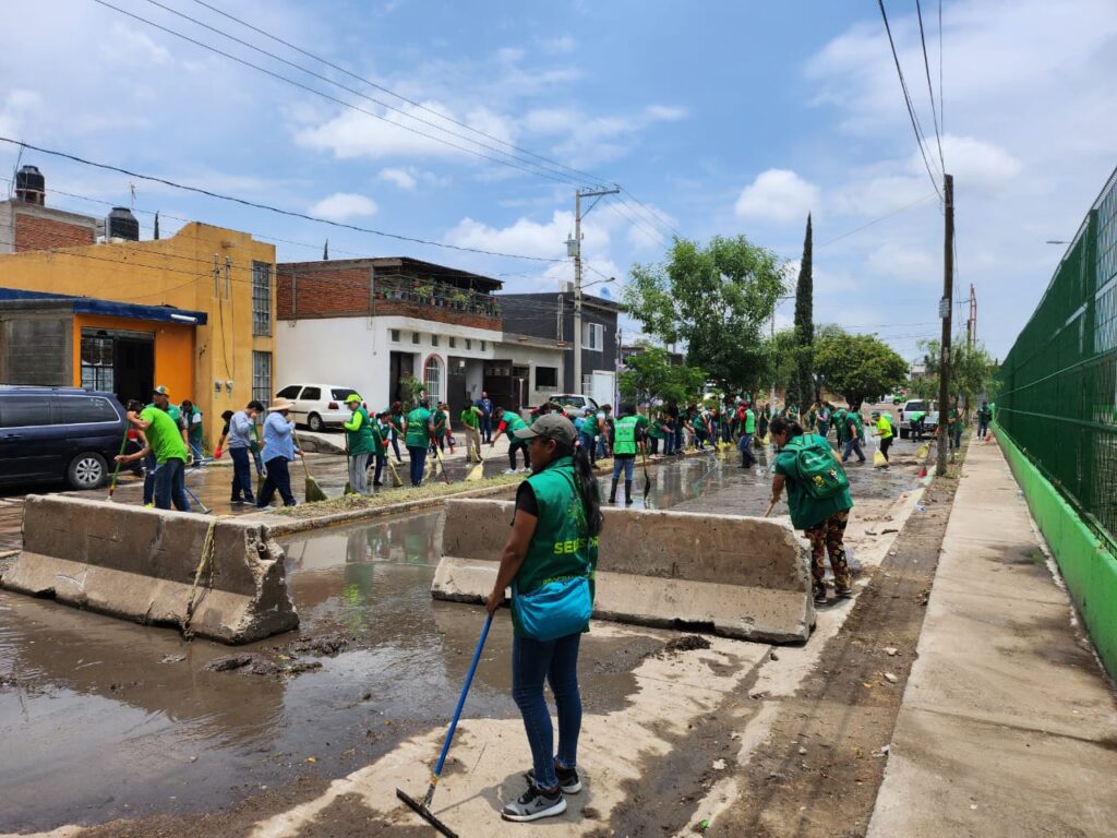 ESTADO BRINDA APOYO A COLONIAS DE LA ZONA METROPOLITANA AFECTADAS POR LLUVIAS