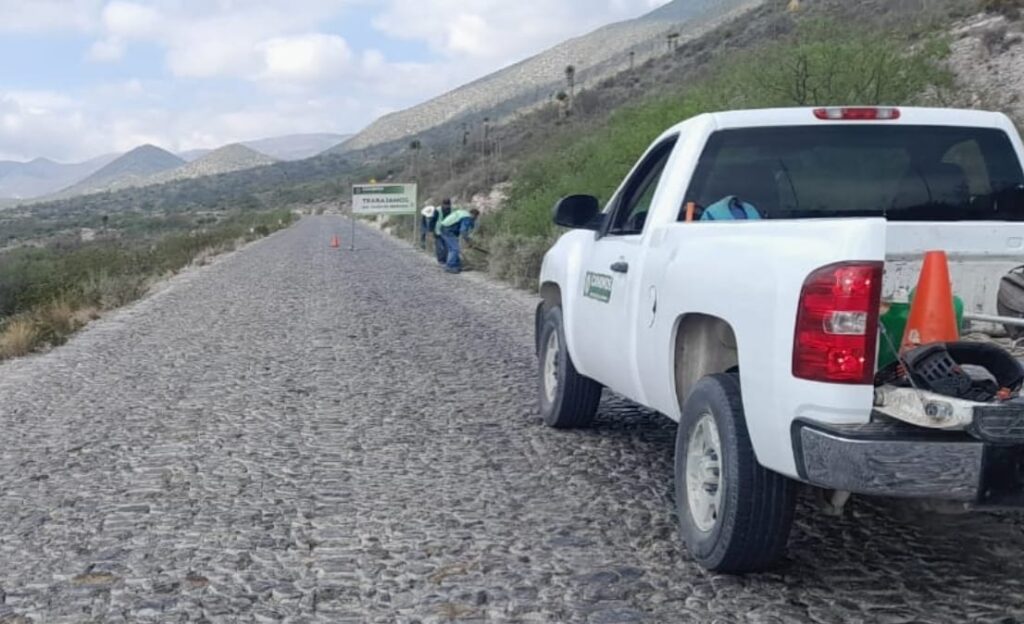 GOBIERNO ESTATAL CONSERVA 160 KILÓMETROS DE CAMINOS EN LAS CUATRO REGIONES