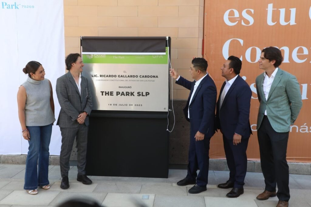 ACUDE RICARDO GALLARDO A INAUGURACIÓN DE CENTRO COMERCIAL THE PARK