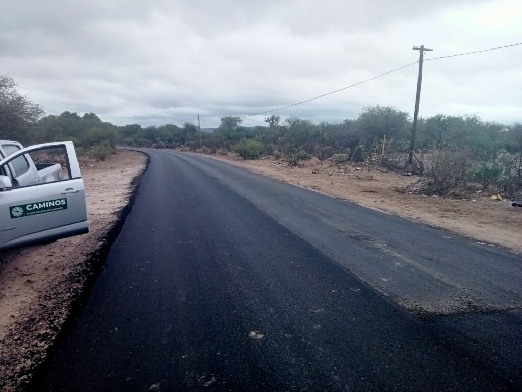 CON AVANCE DEL 80 POR CIENTO REHABILITACIÓN DE CAMINO BLEDOS-CARRANCO: JEC 