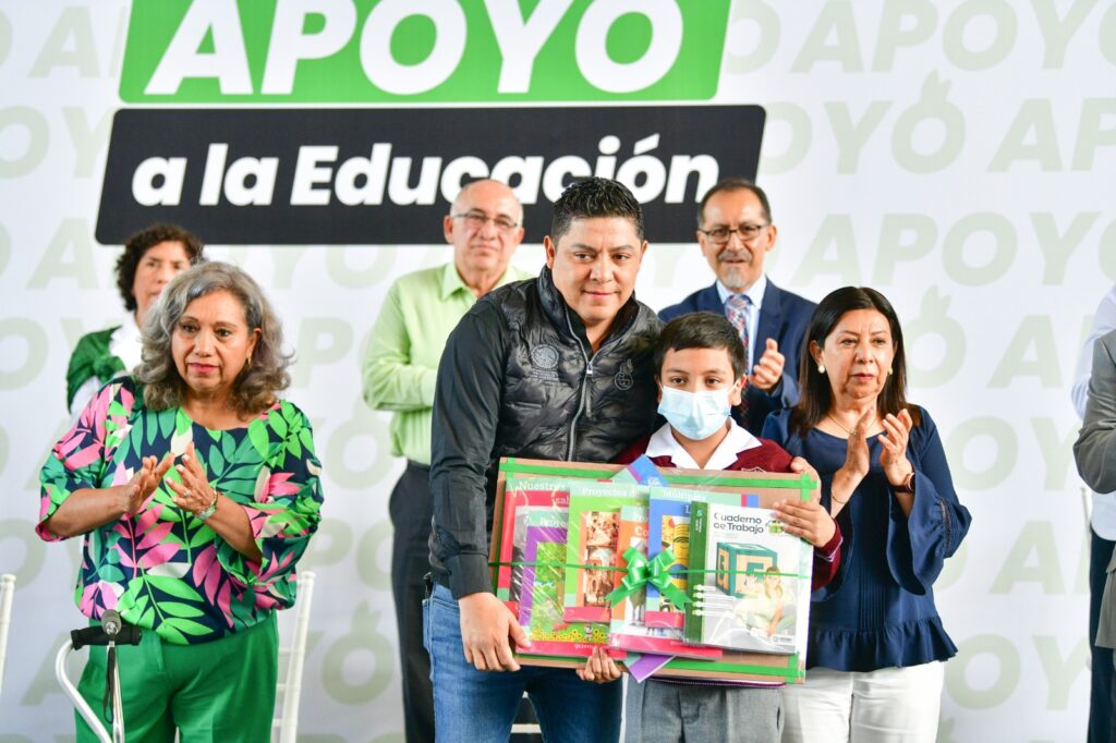 RICARDO GALLARDO ARRANCA CICLO ESCOLAR Y REFRENDA APOYO A LA EDUCACIÓN