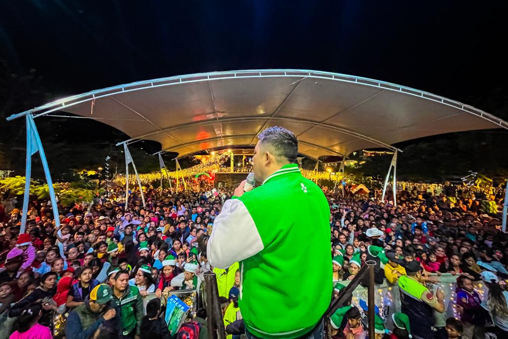 RICARDO GALLARDO UNE A LAS FAMILIAS CON POSADAS NAVIDEÑAS