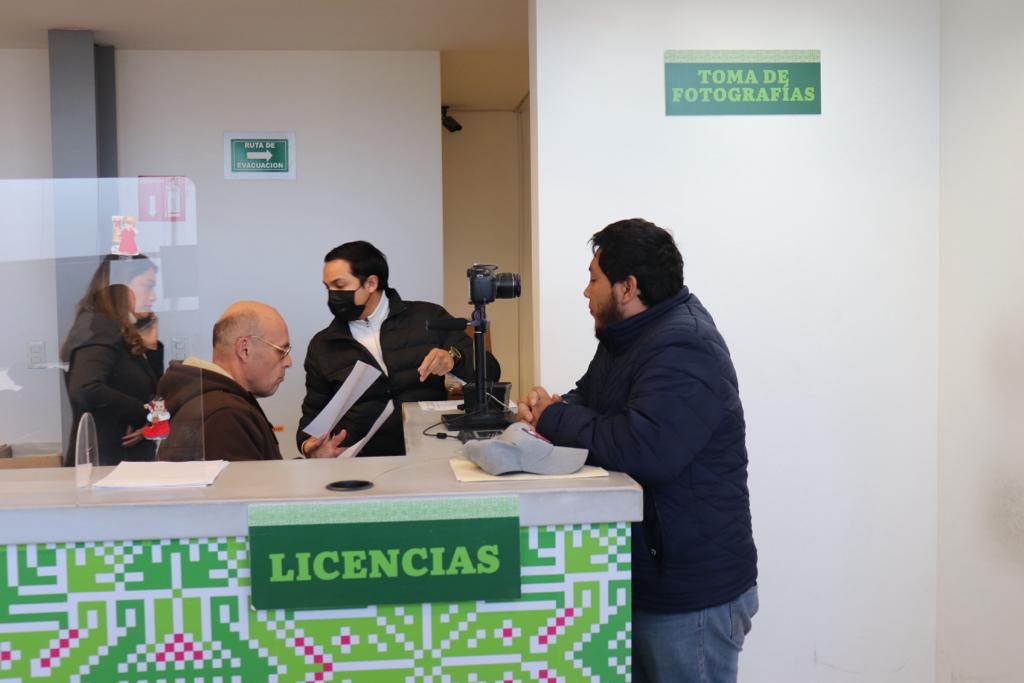 SAN LUIS POTOSÍ, ÚNICO EN EL PAÍS CON PLACAS Y LICENCIAS GRATUITAS Y PERMANENTES