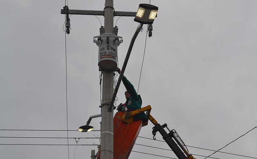 SERVICIOS MUNICIPALES DE SOLEDAD BRINDA ATENCIÓN INMEDIATA A REPORTES DE ALUMBRADO PÚBLICO 