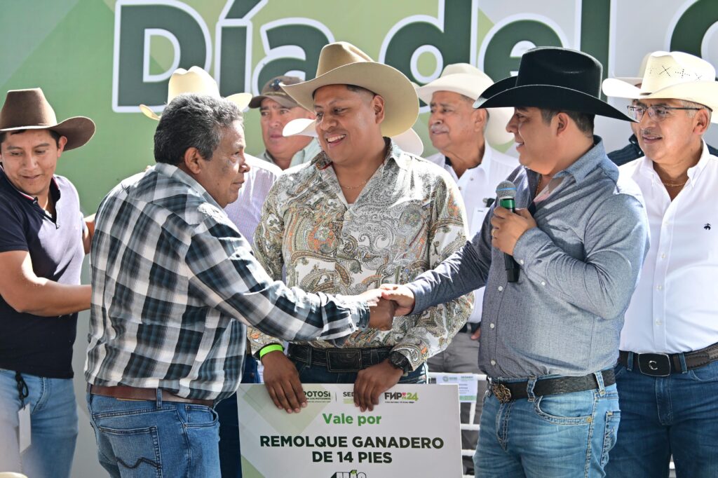 GOBIERNO ESTATAL BRINDA MÁS APOYO A LA GANADERÍA EN SLP