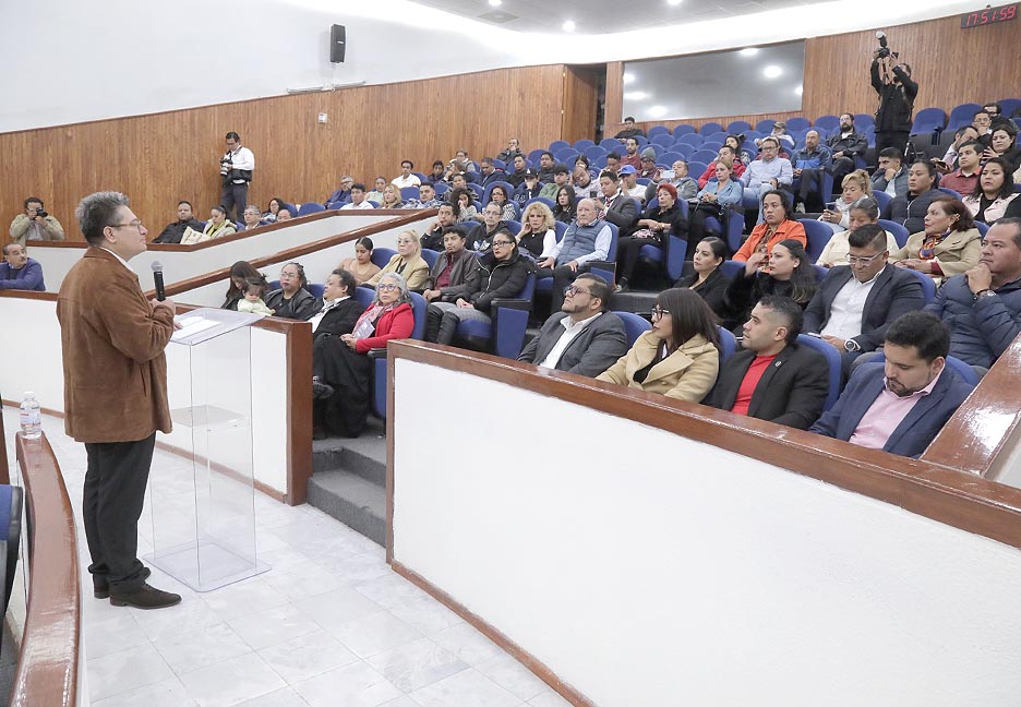 Presentación Libro Autonomía de los Pueblos Indígenas.