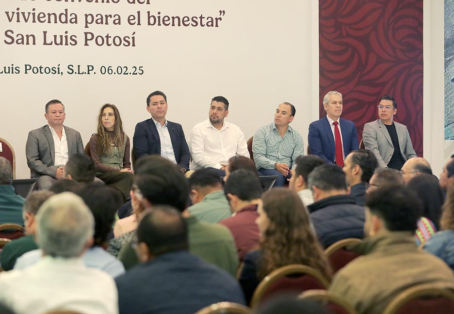 Dip. Cuauhtli Badillo y Dip. César Lara asisieron a la firma de convenio del Plan Nacional de Vivienda para el Bienestar